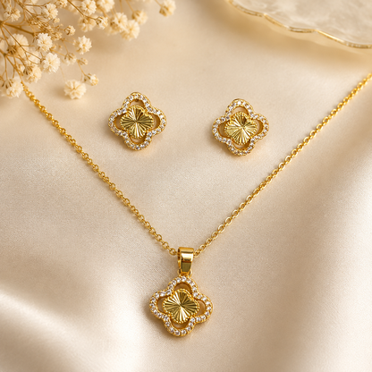 Gold Clover Pendant Set with Chain.