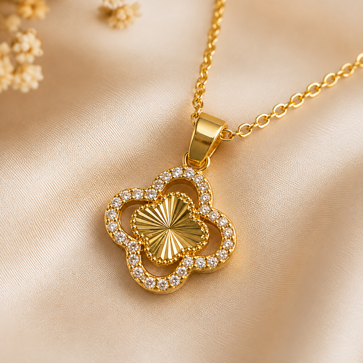 Gold Clover Pendant Set with Chain.
