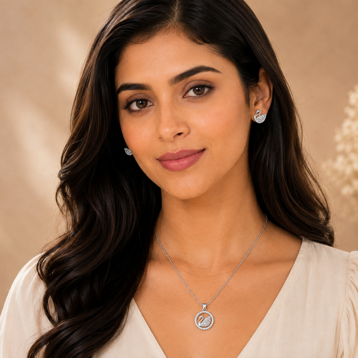 Silver Swan Pendant Set with Chain