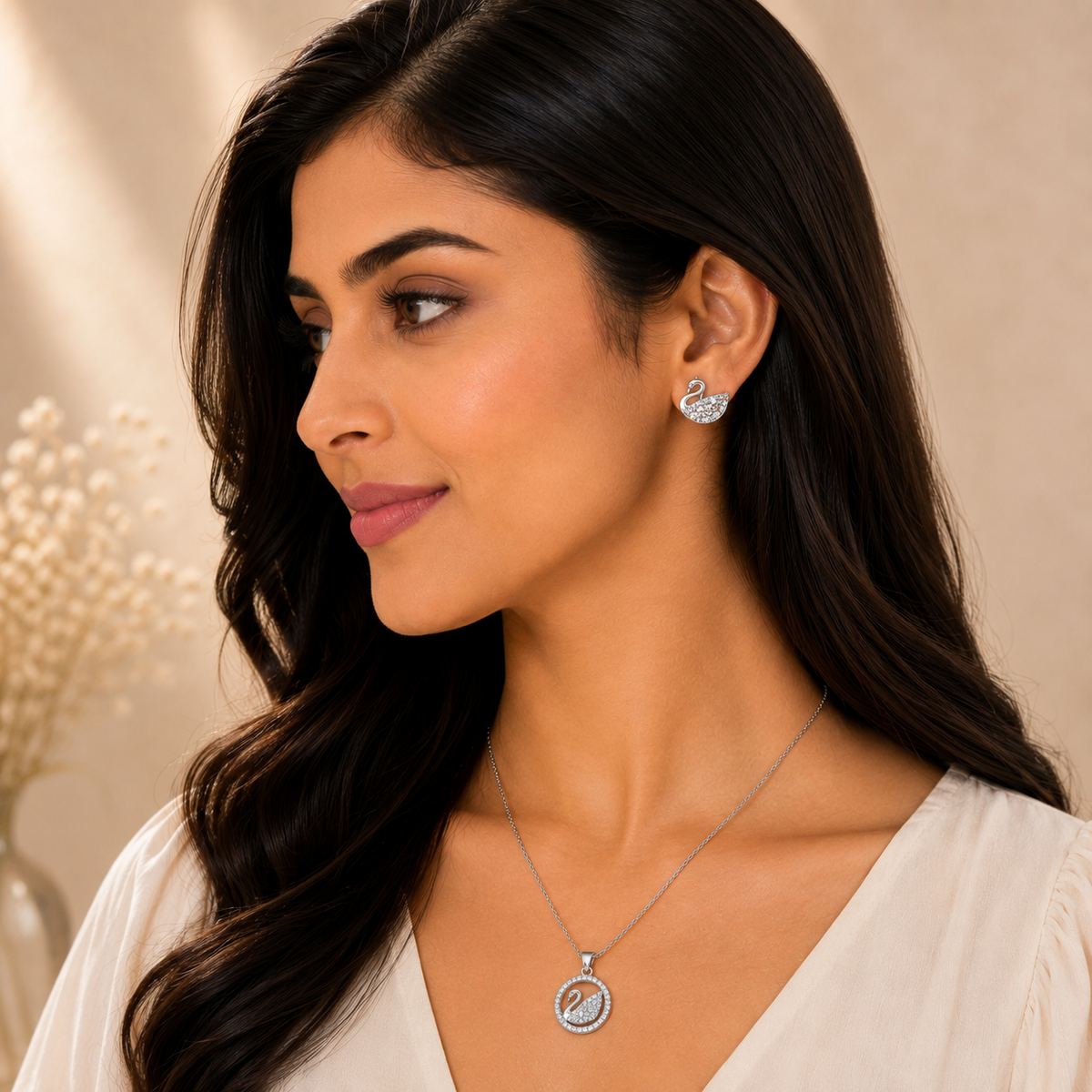 Silver Swan Pendant Set with Chain