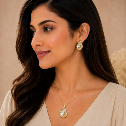 Gold Paisley Pendant Set with Chain