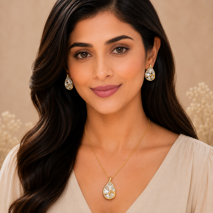 Gold Paisley Pendant Set with Chain