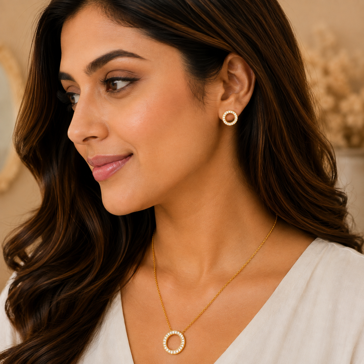 Gold Circle Pendant Set with Chain