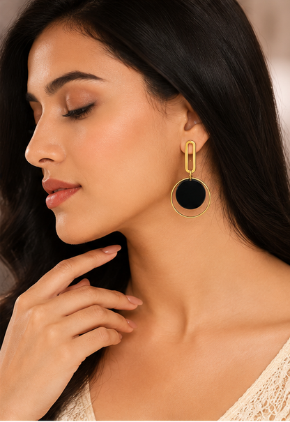 Minimalist Black &amp; Gold Geometric Drop